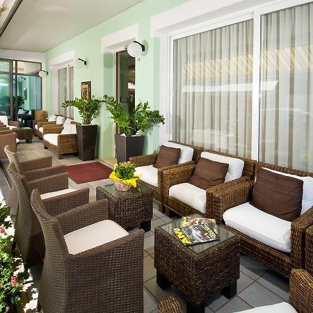 Hotel Ferrara Каттолика Экстерьер фото